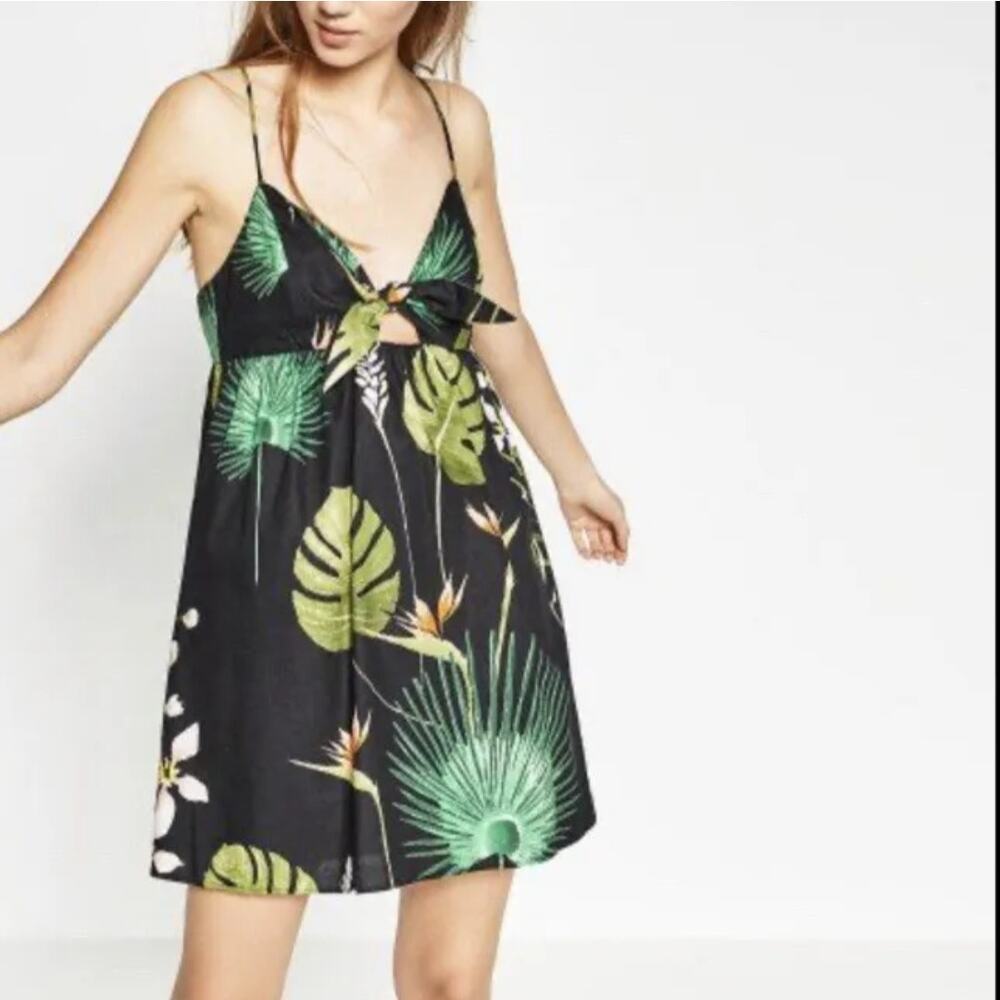 Zara Black Floral Exotic Leaf Print Sundress Trafaluc Collection Vacation medium